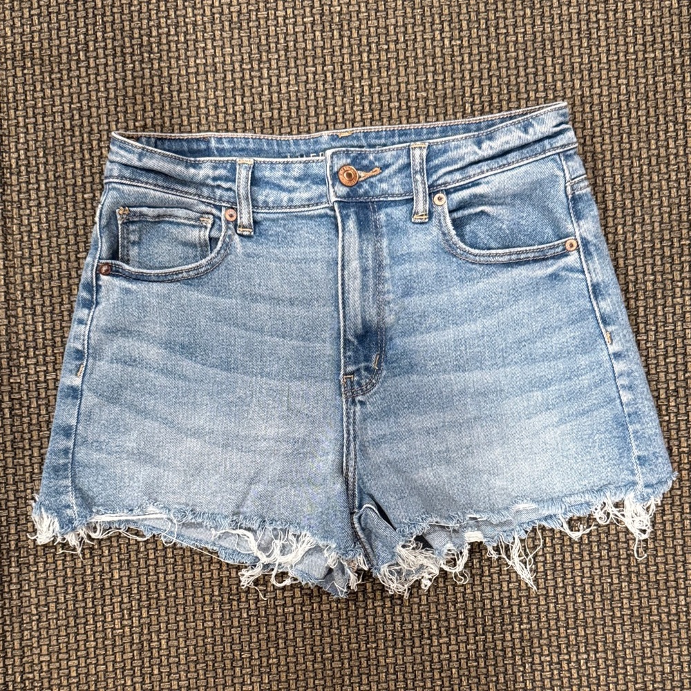 American eagle mom short